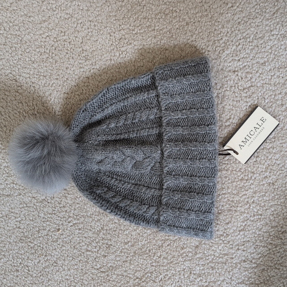 Amicale Cashmere Hat NWT, Grey